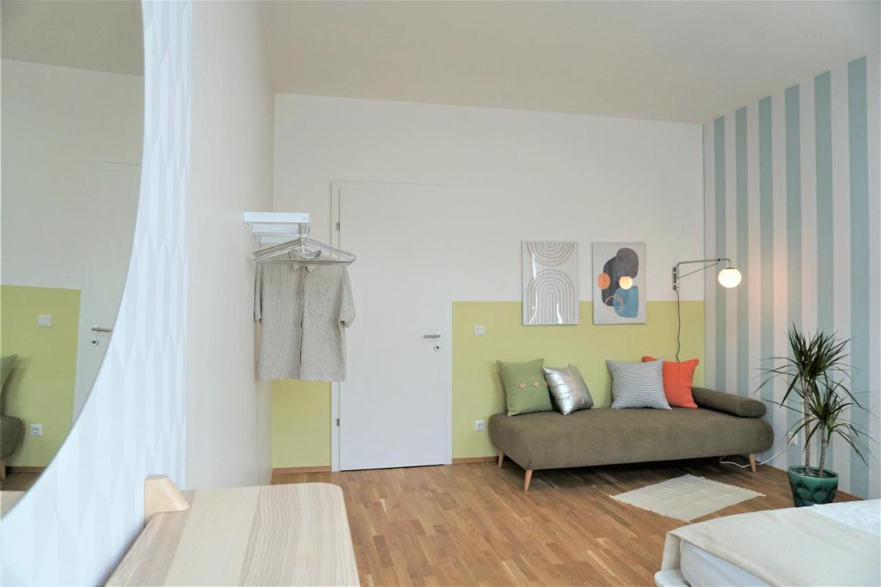 Modern 2Br Apartments - Full Kitchen - Schoenbrunn Area - 15 Mins To City Center Вена Экстерьер фото