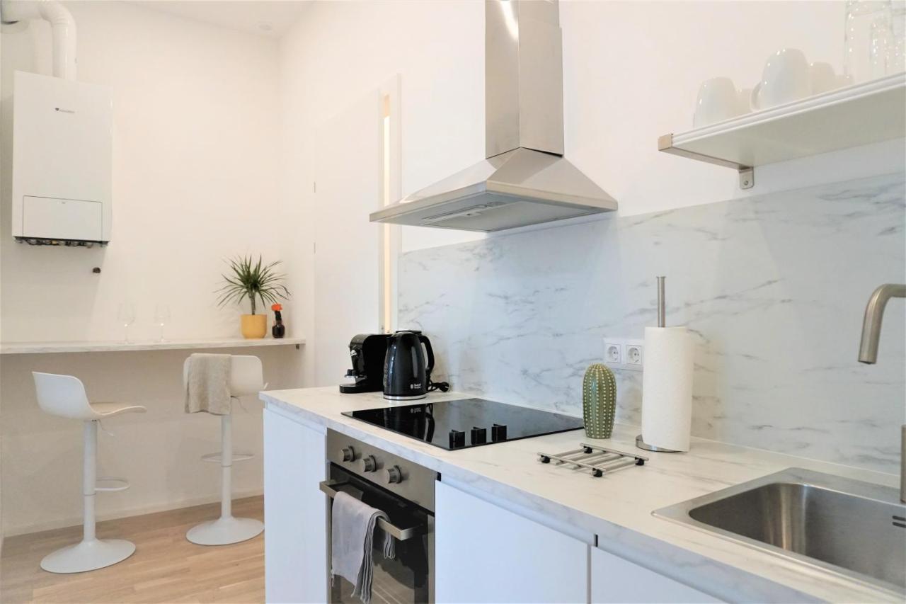 Modern 2Br Apartments - Full Kitchen - Schoenbrunn Area - 15 Mins To City Center Вена Экстерьер фото