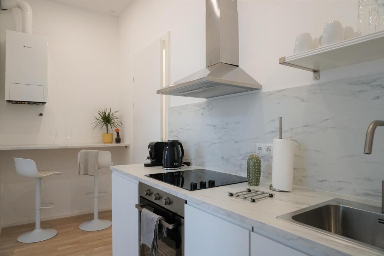 Modern 2Br Apartments - Full Kitchen - Schoenbrunn Area - 15 Mins To City Center Вена Экстерьер фото